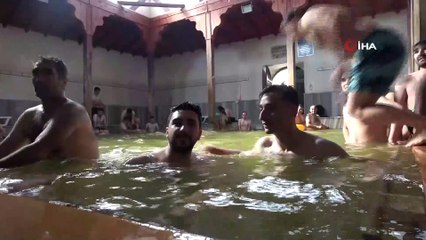 Kavurucu sıcaktan bunalanlar oraya akın etti