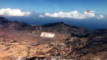 Kıbrıs semalarında F-16’lar ve Türk Yıldızları'ndan gösteri uçuşu