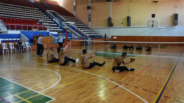 KIRŞEHİR - Engelli gazilerinde yer aldığı oturarak voleybol takımı 4 ayda 'süper' başarı gösterdi