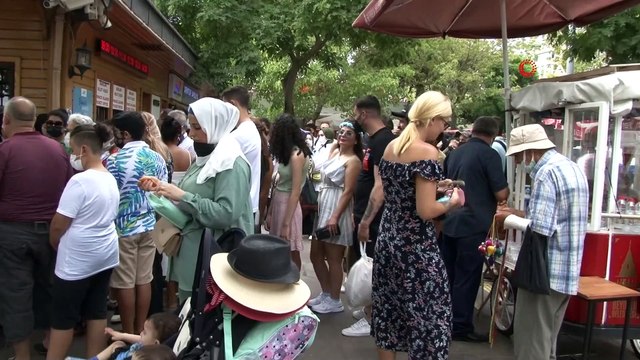 Kabataş İskelesi'nde Adalar seferlerinde yoğunluk