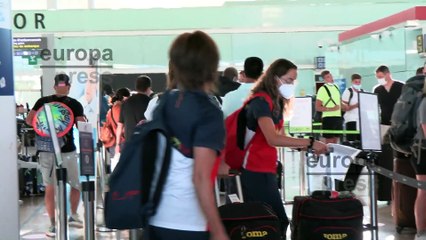 Ona Carbonell pone rumbo a Tokio sin su hijo pequeño