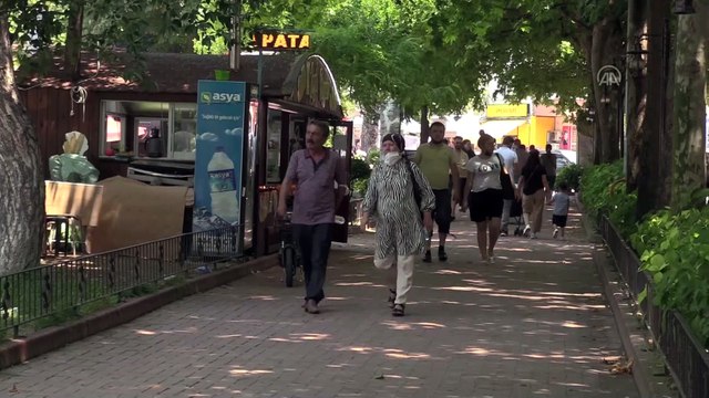 BARTIN - Tarihi ve doğal güzellikleriyle ünlü Amasra bayramda tatilcilerin akınına uğradı