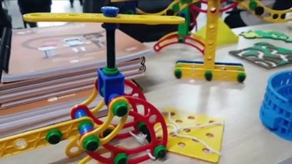 Professores passam por treinamento para utilização de equipamentos de robótica