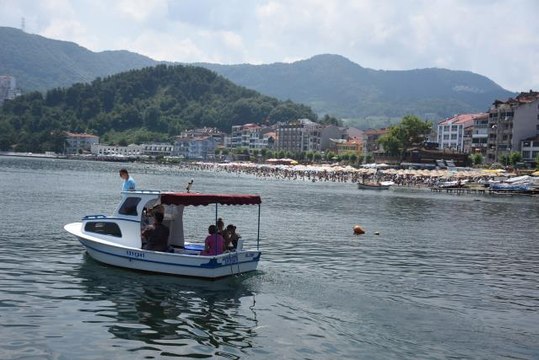 Tarihi ve doğal güzellikleriyle ünlü Amasra bayramda tatilcilerin akınına uğradı