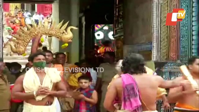 Suna Besha 2021 | Gold Ornaments Of Holy Trinity Ushered To Chariots