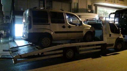 Çekici üzerinde olduğunu unutup aracının kapısını açınca yola düştü