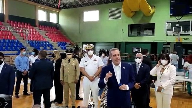 Luis Abinader, luego de aplicarse tercera dosis: La salud nos lleva a una mejor economía