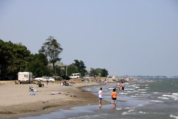 Samsunlular bayramın 2. gününü denize girerek geçirdi