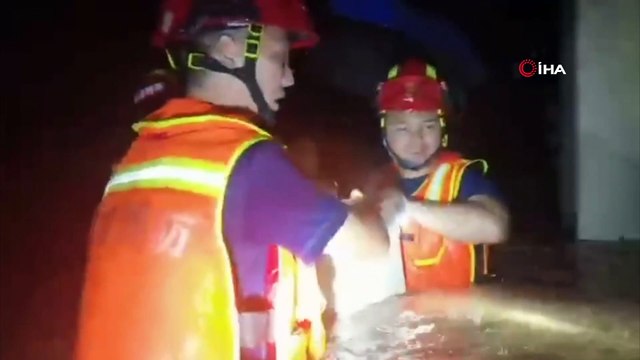- Çin’deki sel felaketinde can kaybı 25’e yükseldi- Yedi eyaletten bin 800 itfaiyeci bölgeye sevk edildi