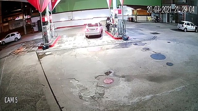 VÍDEO | Bandidos assaltam posto e levam R$ 1 mil em Cachoeiro de Itapemirim