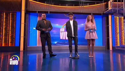 Sebastian Javier nos canta "Crystal Ball" en studio!