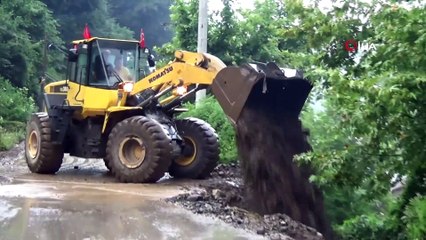 Düzce’de su taşkını köy yollarını kapattı