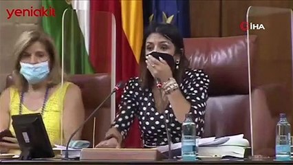 Parlamento'ya giren dev fare korkuya neden oldu!