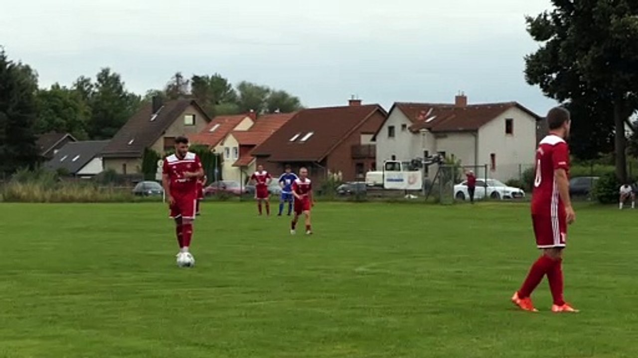Das 1:1 für Nesselröden in Lenglern durch Simon Wüstefeld