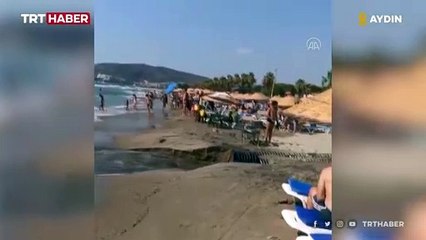 Kuşadası'nda kanalizasyon patladı, atık sular denize aktı