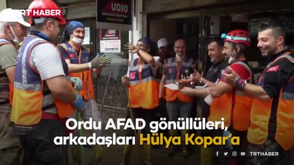 Download Video: Sel bölgesinde görevli AFAD gönüllerinden arkadaşlarına doğum günü sürprizi