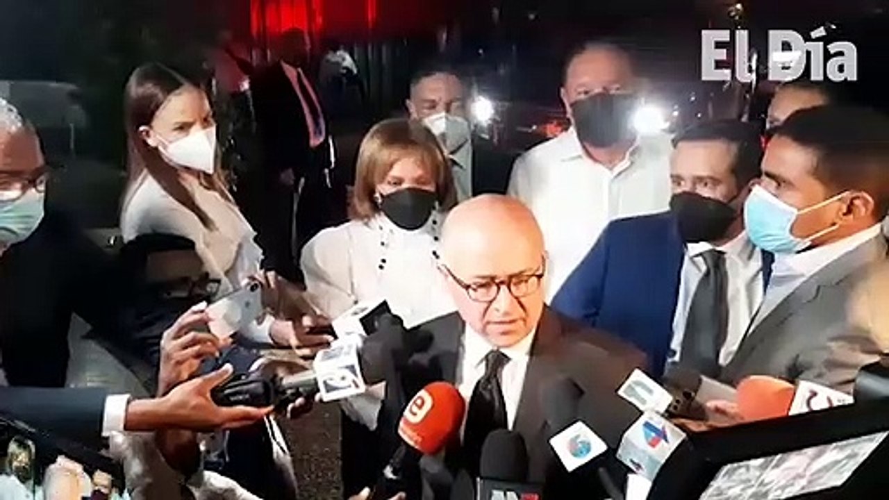 Francisco Domínguez Brito acude al velatorio de Doña Yolanda, madre de Leonel Fernández.