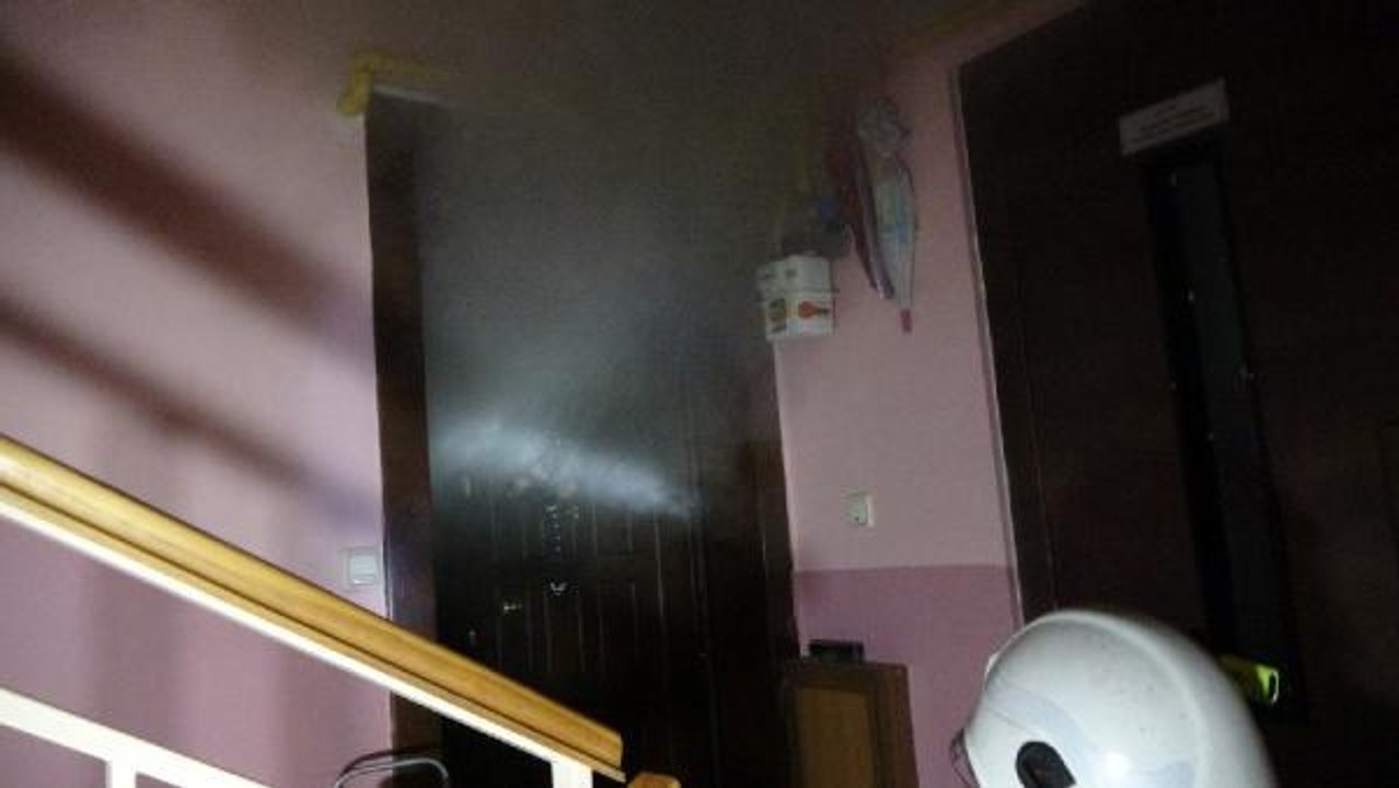 Son dakika haber... Sahibinin tatile gittiği evde yangın, binadaki 50 kişi tahliye edildi