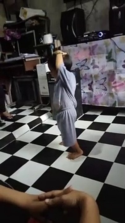 niece dancing