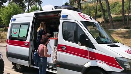 ADANA - Ticari taksi ile otomobil çarpıştı: 3 yaralı