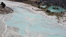 Pamukkale'de bayram yoğunluğu yaşanıyor