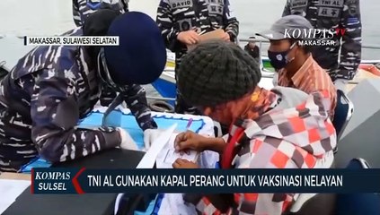 TNI AL Gunakan Kapal Perang Untuk Vaksinasi Nelayan
