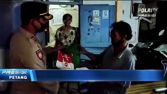 Polres Lumajang Distribusikan Bansos Untuk Warga