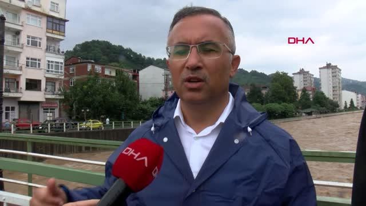 RİZE VALİSİ ÇEBER; 4 KÖYÜN YOLUNU RİSKTEN DOLAYI KAPATTIK'