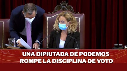 Un diputada de Podemos rompe la disciplina de voto