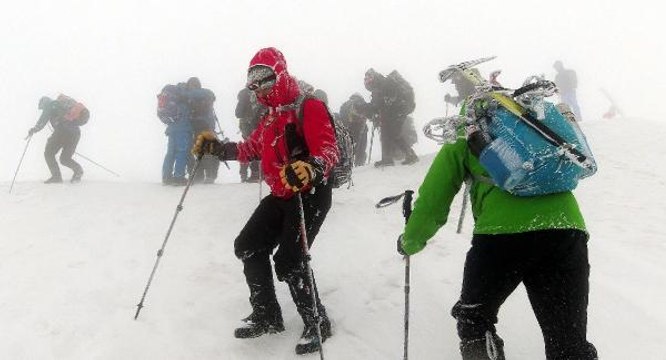 TEMMUZ'DA AĞRI DAĞI'NDA TİPİYE YAKALANAN DAĞCILAR, O ANLARI ANLATTI