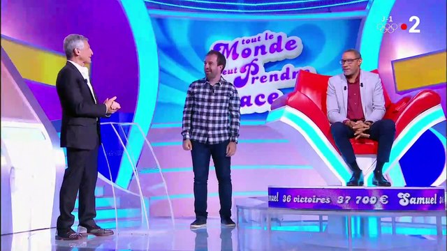 Regardez les adieux de Nagui au jeu Tout le monde veut prendre sa place qu'il a présenté pour la dernière fois ce midi sur France 2 - VIDEO