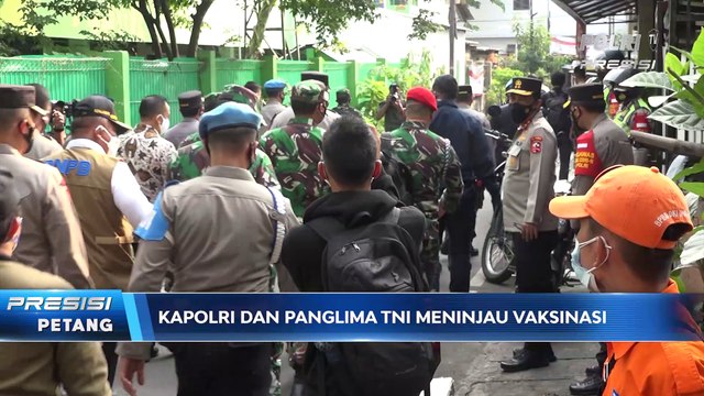 Panglima TNI dan Kapolri Meninjau Vaksinasi Covid-19 Massal dan Bagikan Sembako Untuk Masyarakat