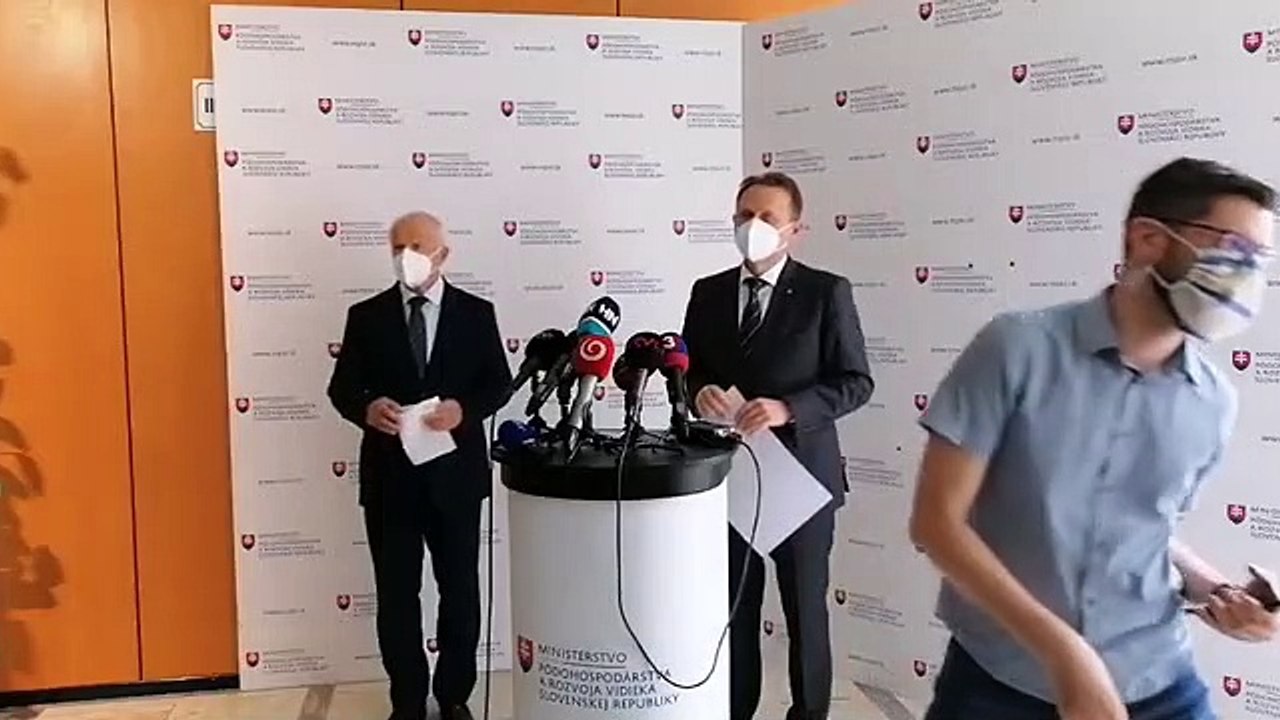 ZÁZNAM: TK ministra pôdohospodárstva S. Vlčana k moru ošípaných