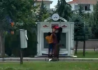 İhtiyaç sahipleri için paylaşım noktasına bırakılan elbiseleri çaldılar