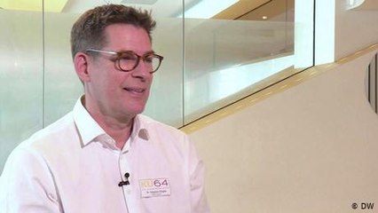 Dentists offer professional prophylaxis - but isn't DIY easier?