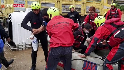 Rize ve Artvin'de sağanak sele dönüştü