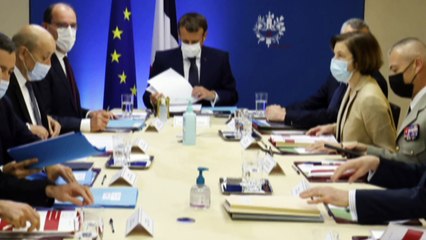 Macron examina programa de espionagem Pegasus