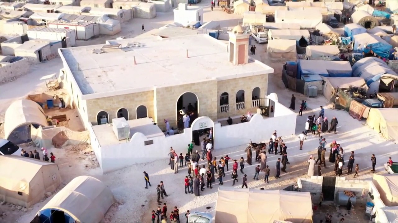 İDLİB  - İHH tarafından Suriye’de kesilen kurbanlar ihtiyaç sahiplerine ulaştırıldı