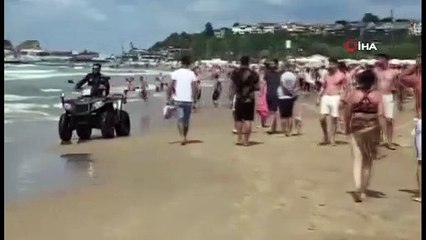 Şile’de yasağı hiçe sayan vatandaşlar denize girmeye devam etti