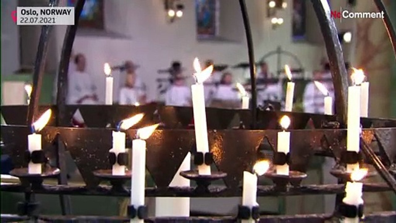 Utøya: König Harald und Königin Sonja gedenken Opfer