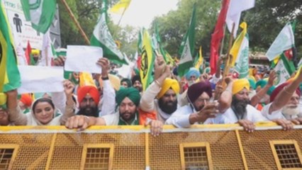 Campesinos indios reviven protesta con una manifestación cerca del Parlamento