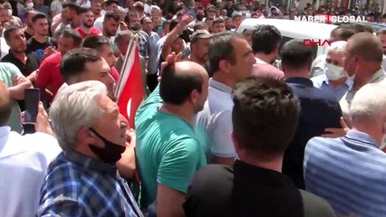 Motosikletli kaçtı polis vurdu! Vatandaşlar tepki gösterdi
