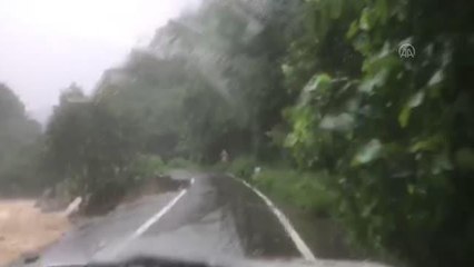 Mençuna Şelalesi'nde mahsur kalan 18 kişi AKUT ekiplerince kurtarıldı (2)