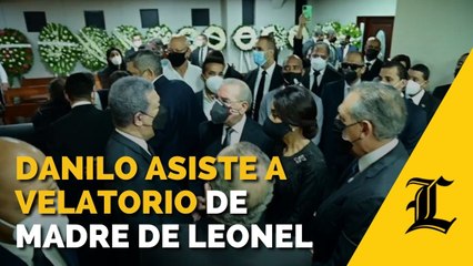 Danilo asiste a velatorio de madre de Leonel Fernández