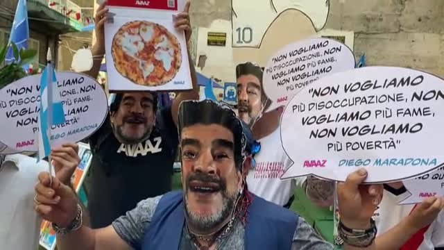 Protesta en Nápoles con máscaras de Maradona para exigir al G20 que pague la deuda ecológica