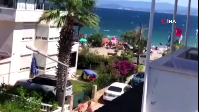 Hortum sahili vurdu, tatilciler büyük panik yaşadı...O anlar kamerada