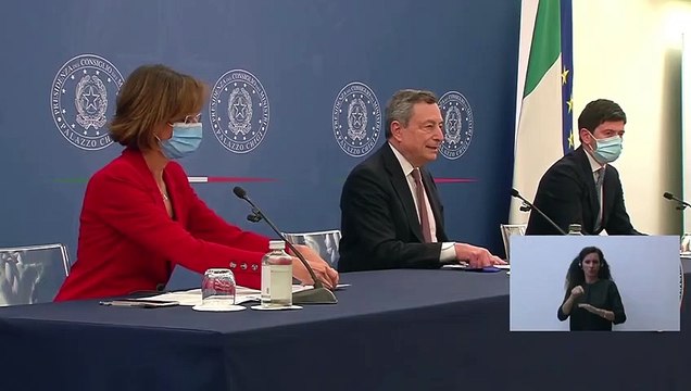 Covid, Draghi: Invito tutti gli italiani a vaccinarsi. Green pass non è un arbitrio