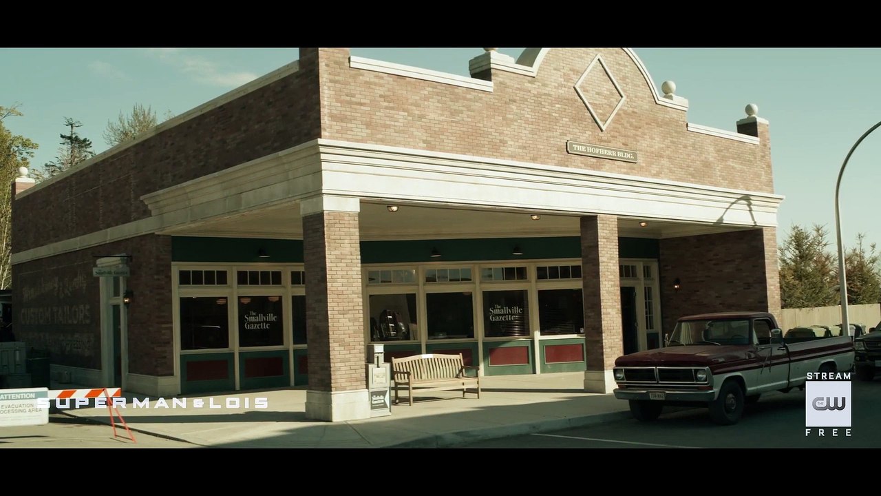 Superman & Lois 1x13 - Clip from Season 1 Episode 13 - Chrissy Tells Lois To Leave