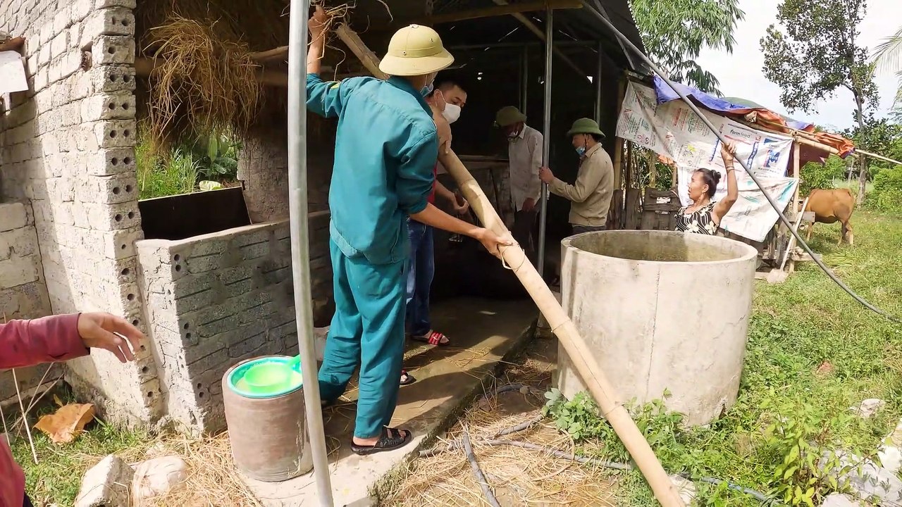 Trưởng Công An Xã Đi Bắt Con Lợn Siêu Nạc Hơn 1 Tạ