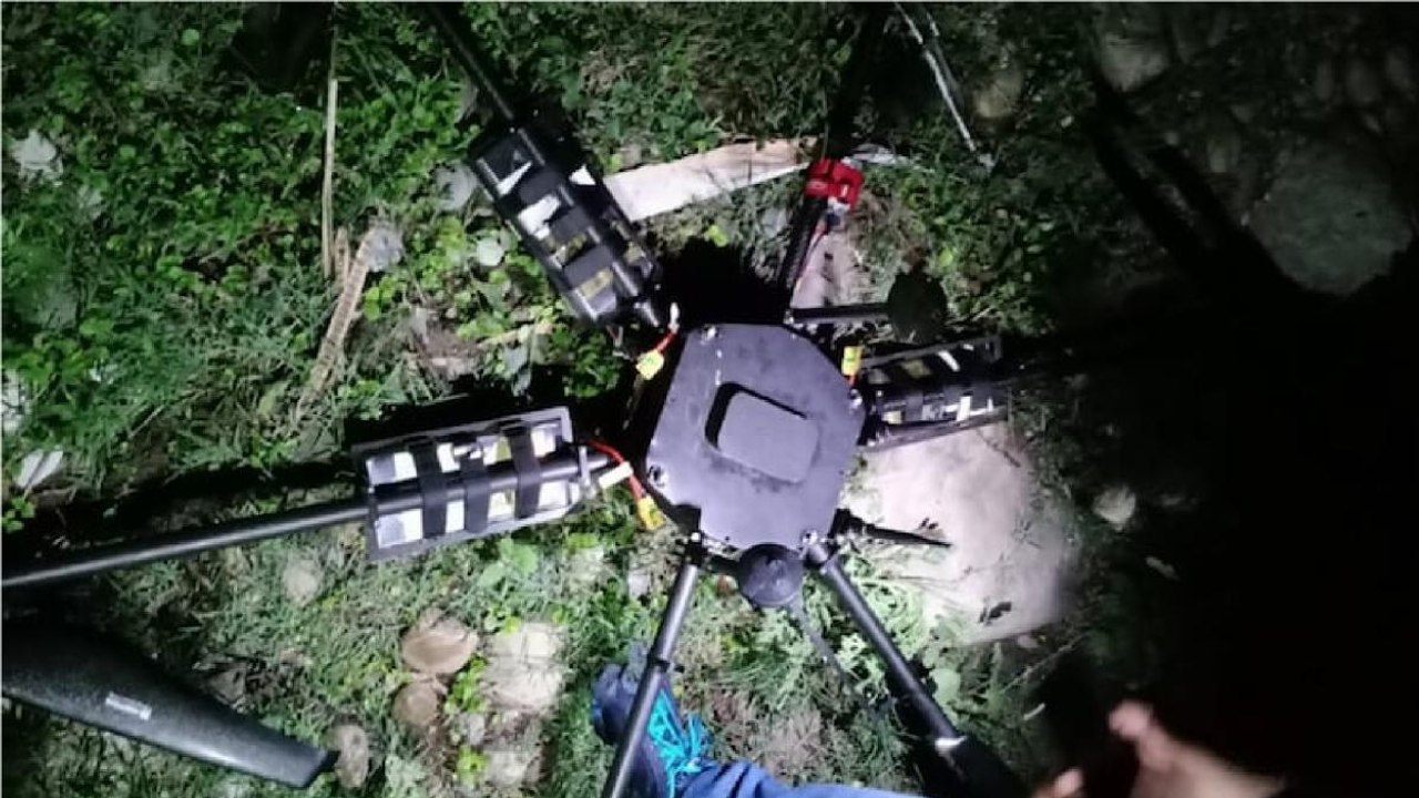 JK: Police shoots down drone in Akhnoor, recovers IED